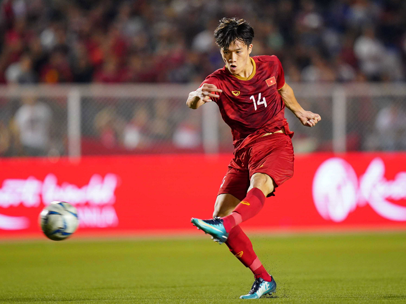 nguyen-hoang-duc-chiem-uu-the-trong-cuoc-dua-qua-bong-vang-viet-nam-2025