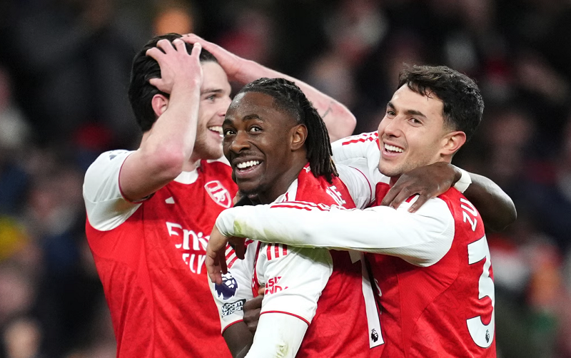 Eze bùng nổ, nhưng Alan Shearer cảnh báo Arsenal về mối đe dọa quen thuộc